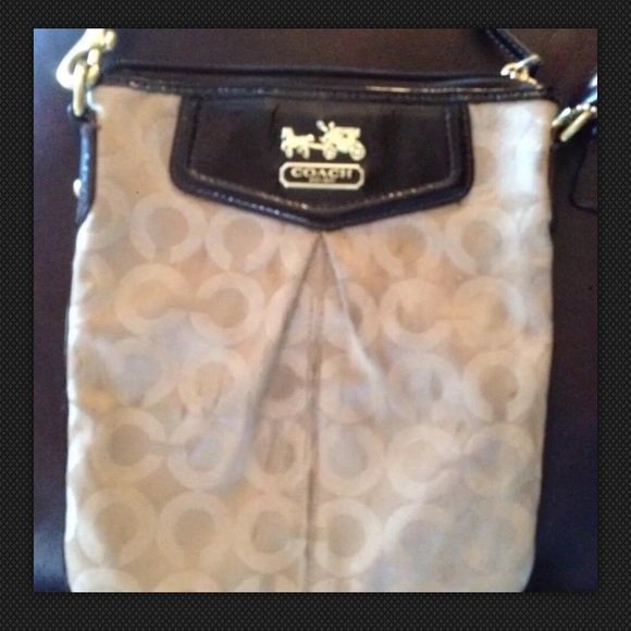 NWOT COACH Op Art Signature "Madison" Swing Bag - Picture 2 of 5